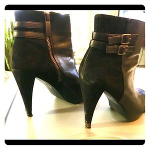 DKNYC ankle booties